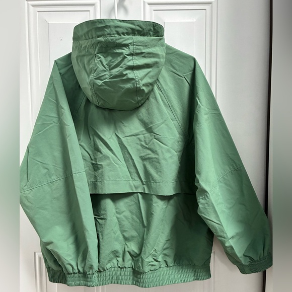 Women’s Old Navy Water-Resistant Hooded Performance Zip Jacket - Picture 3 of 7